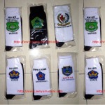 Kaos kaki logo sekolah